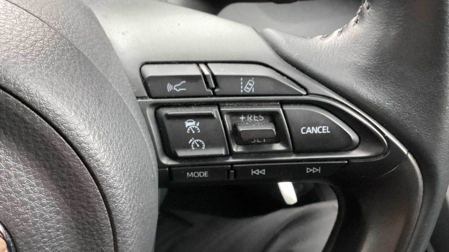 Used Toyota Yaris for sale - 77857441: Photo 24