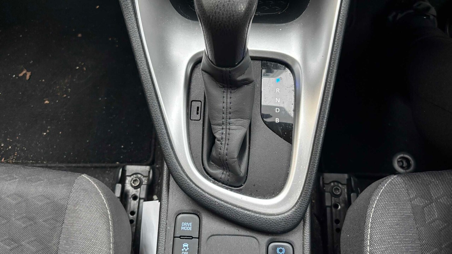 Used Toyota Yaris for sale - 77862221: Photo 24