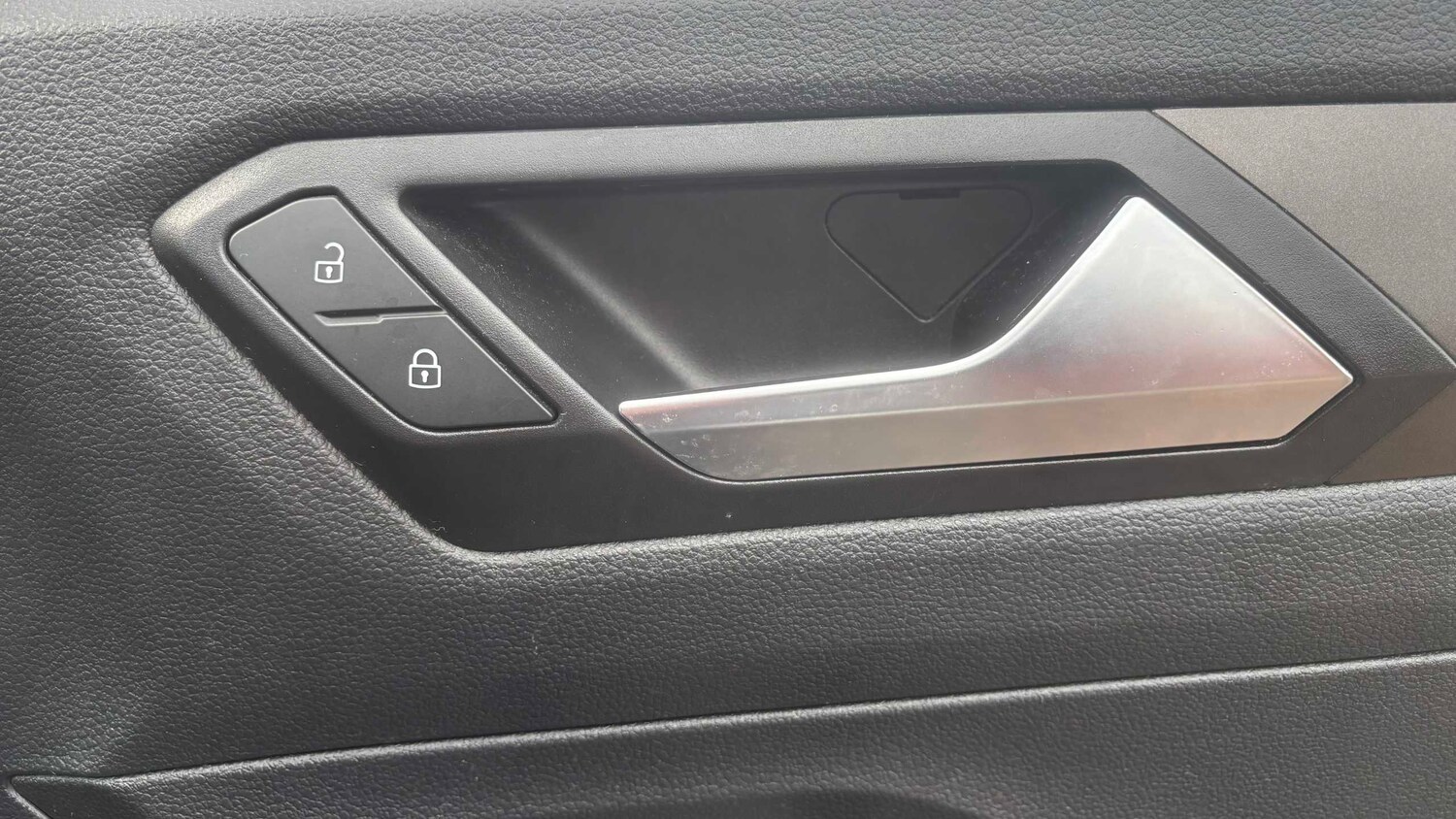 Used Volkswagen T-Roc 2018 for sale - 77861339: Photo 10