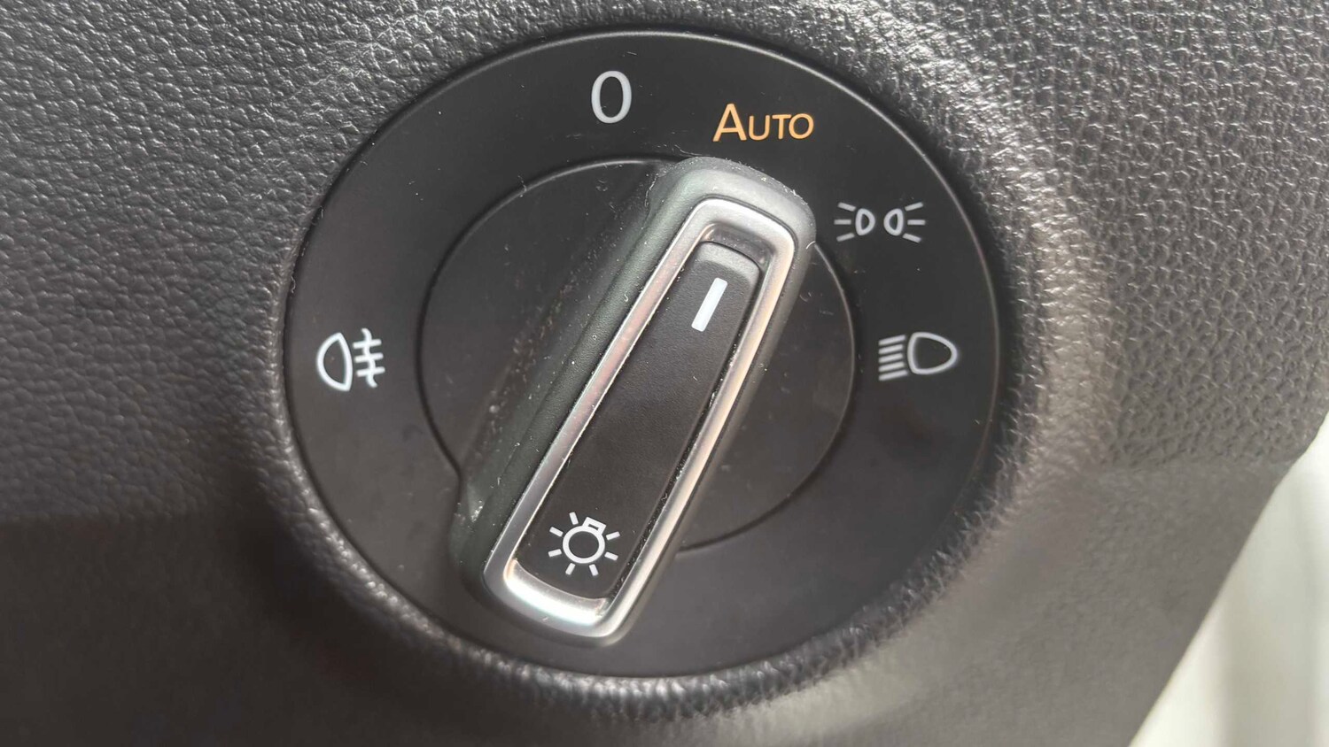 Used Volkswagen T-Roc 2018 for sale - 77861339: Photo 12