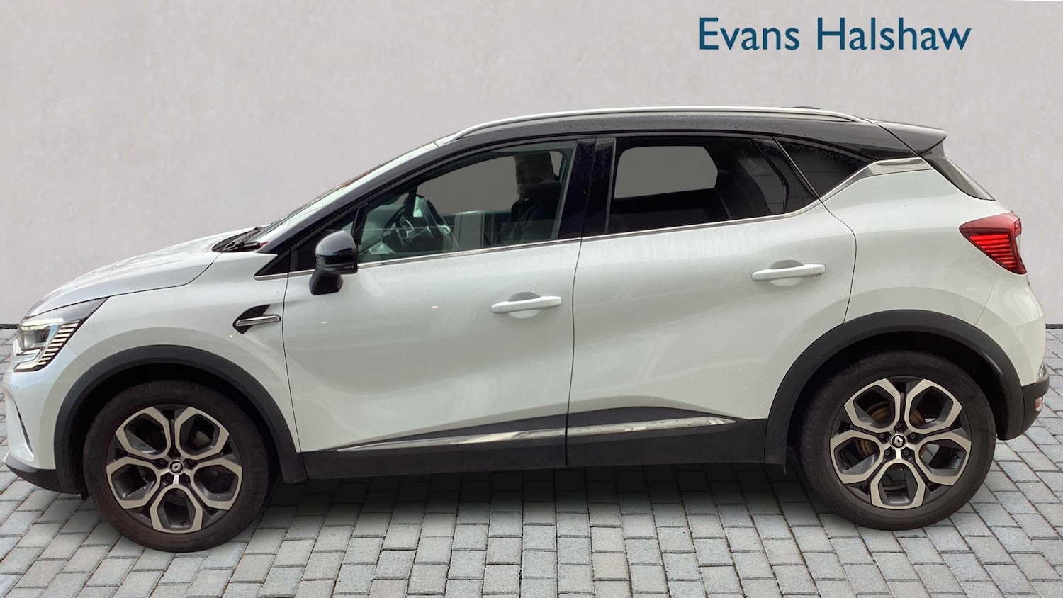 Used Renault Captur 2022 for sale - 77859731: Photo 2