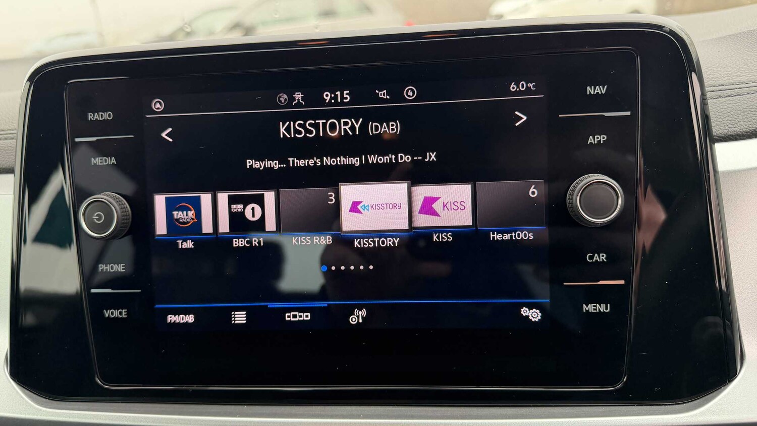 Used Volkswagen T-Roc for sale - 77860587: Photo 11