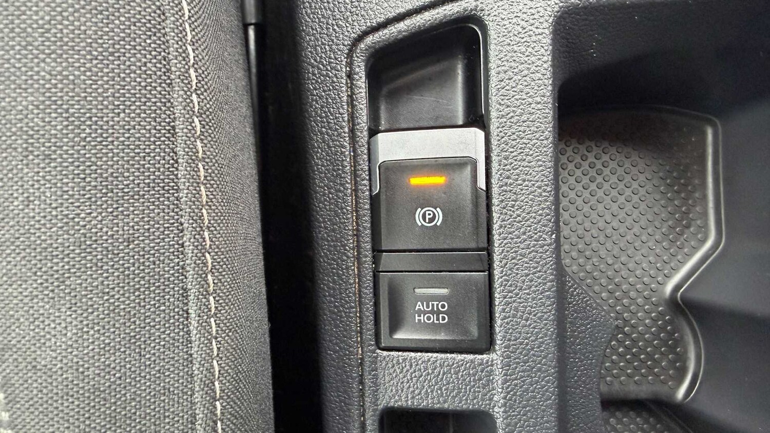 Used Volkswagen T-Roc for sale - 77860587: Photo 12