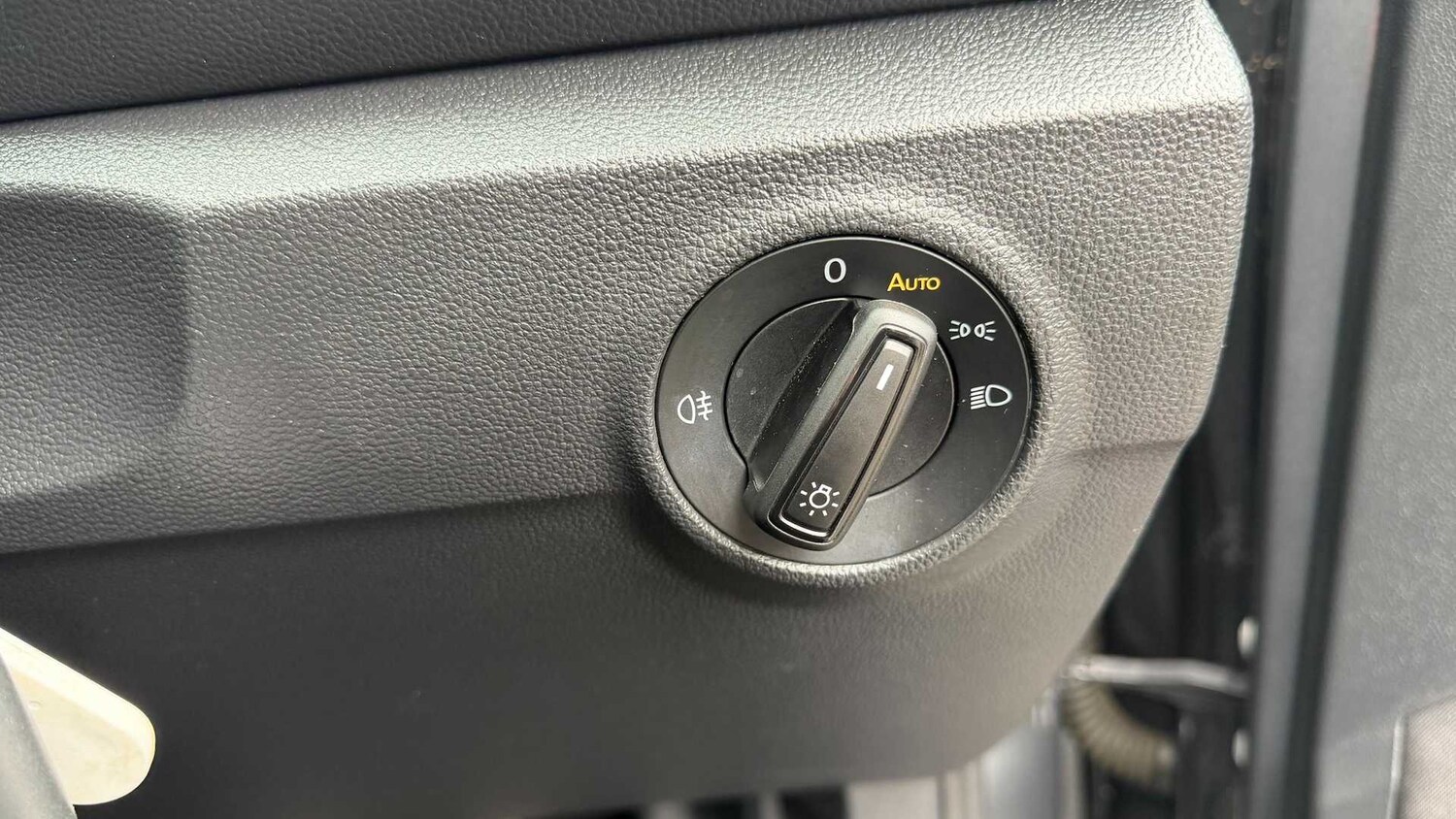 Used Volkswagen T-Roc for sale - 77860587: Photo 19