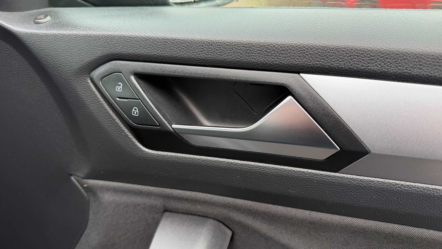 Used Volkswagen T-Roc for sale - 77860587: Photo 24