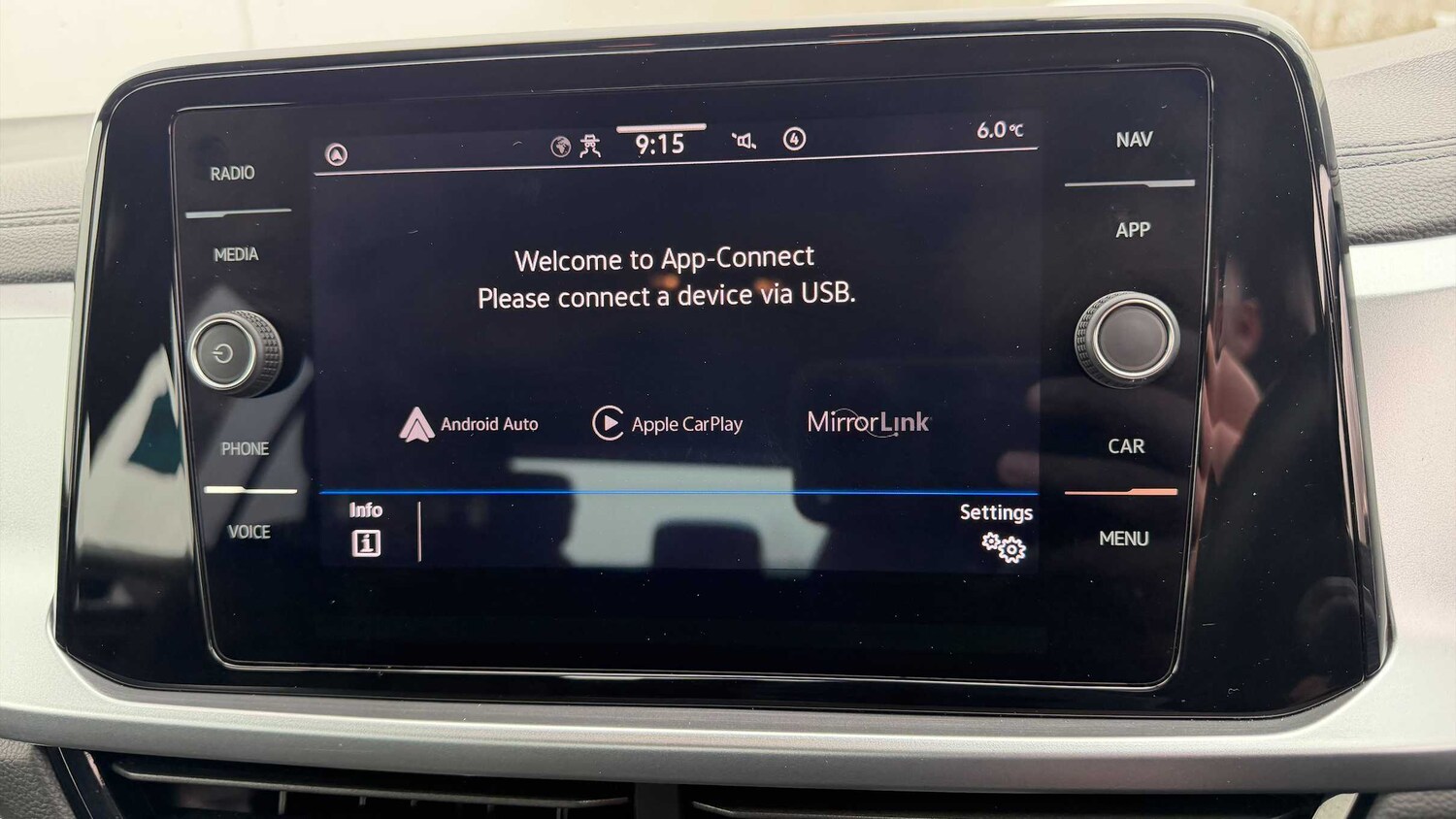 Used Volkswagen T-Roc for sale - 77860587: Photo 27