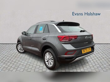 Used Volkswagen T-Roc 2023 for sale - 77860587: Photo