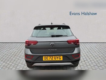 Used Volkswagen T-Roc 2023 for sale - 77860587: Photo