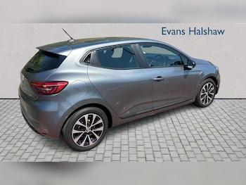 Used Renault Clio 2023 for sale - 79215239: Photo