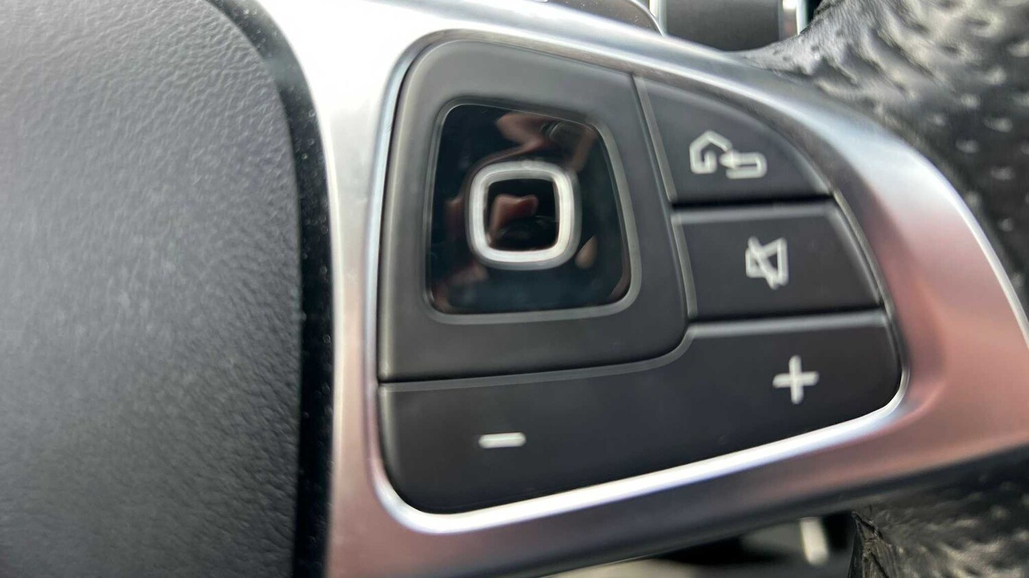 Used Mercedes-Benz E Class for sale - 77860845: Photo 15