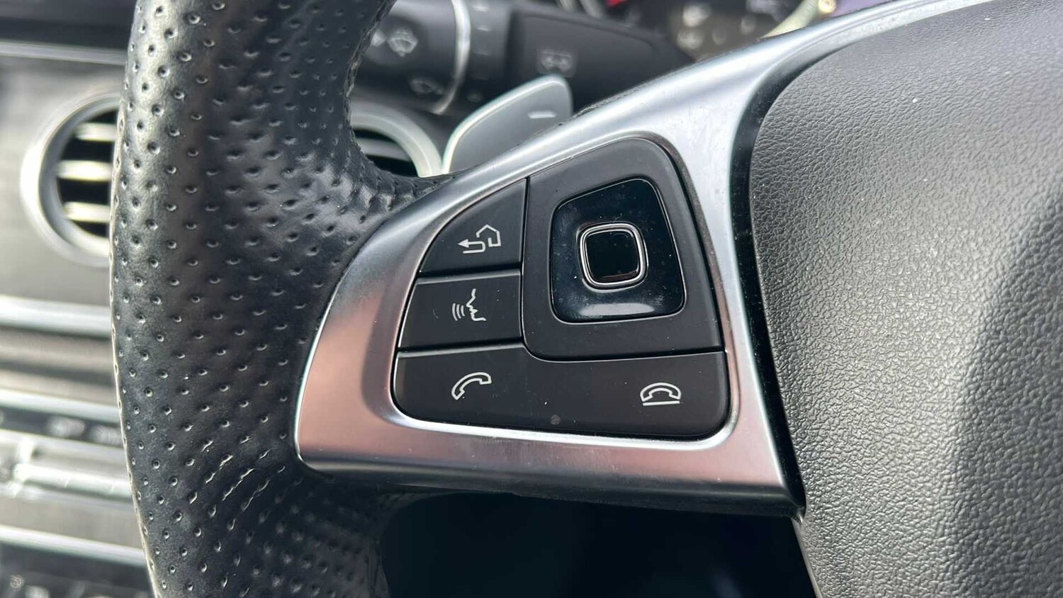 Used Mercedes-Benz E Class for sale - 77860845: Photo 17