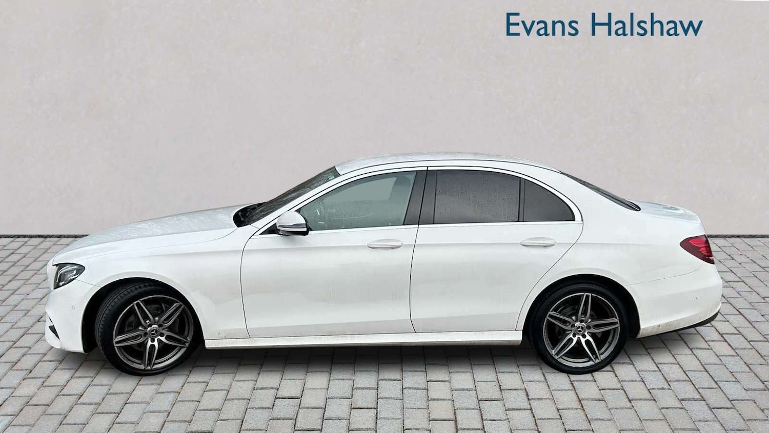 Used Mercedes-Benz E Class for sale - 77860845: Photo 3