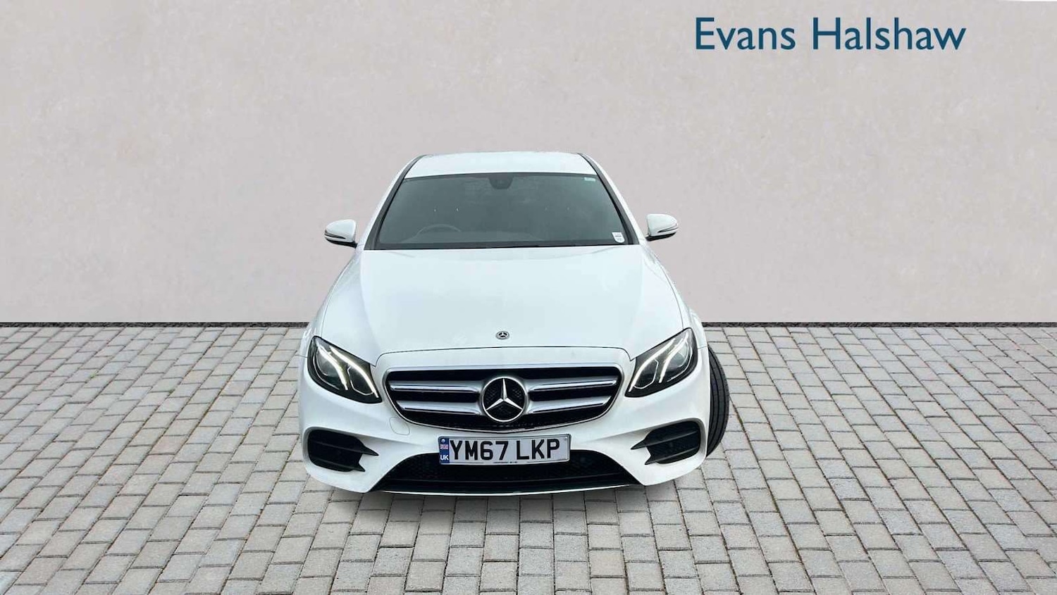 Used Mercedes-Benz E Class for sale - 77860845: Photo 4