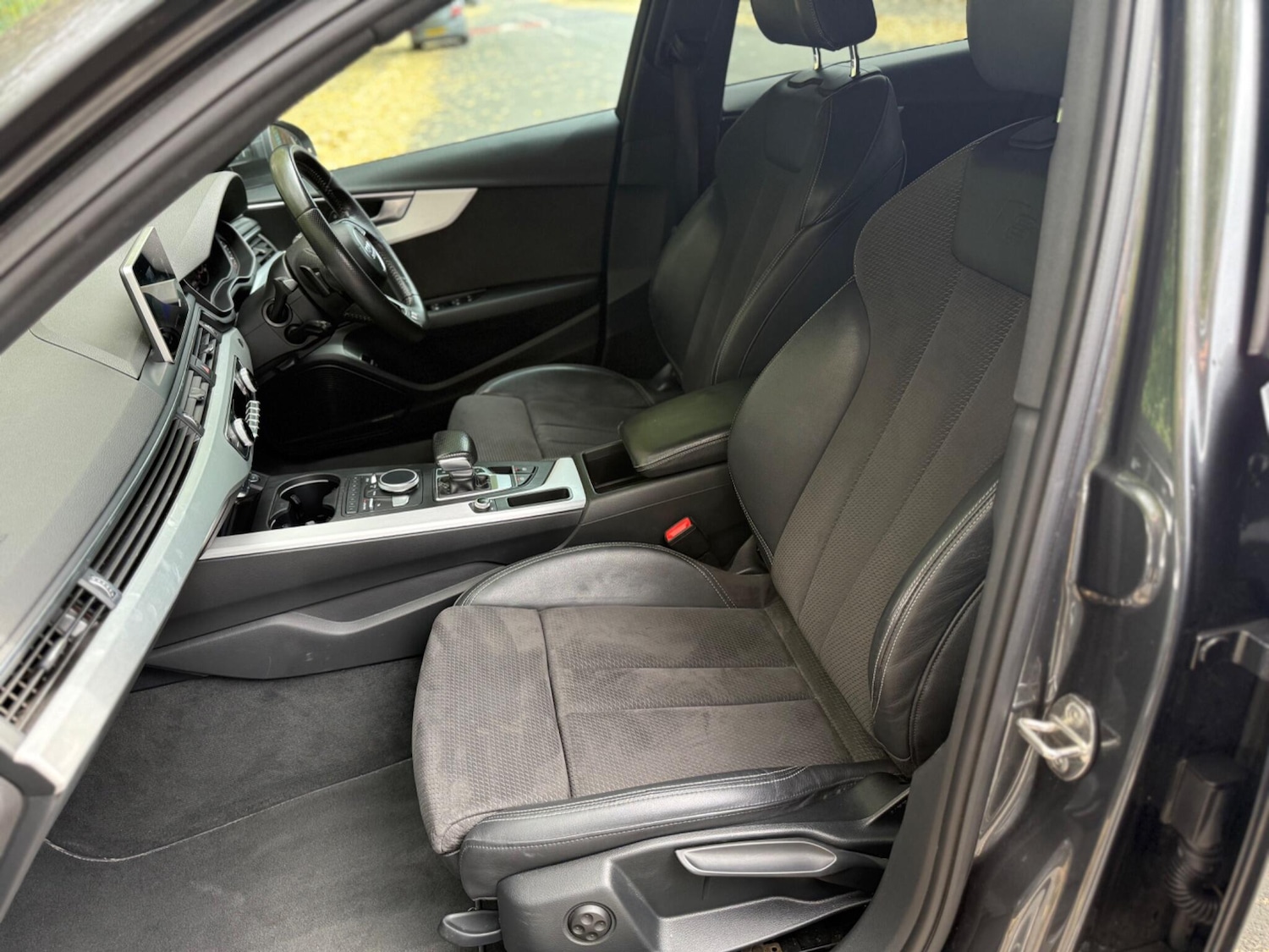 Used Audi A4 2017 for sale - 76472151: Photo 41