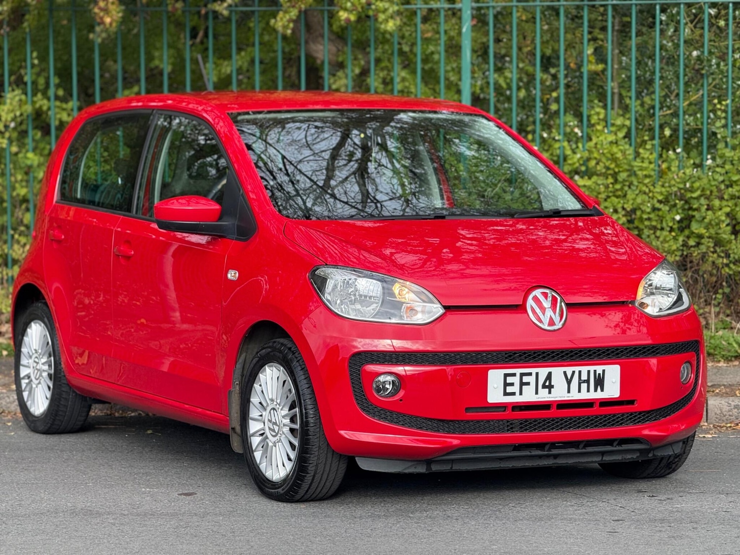 Used Volkswagen up! 2014 for sale - 76360686: Photo 1