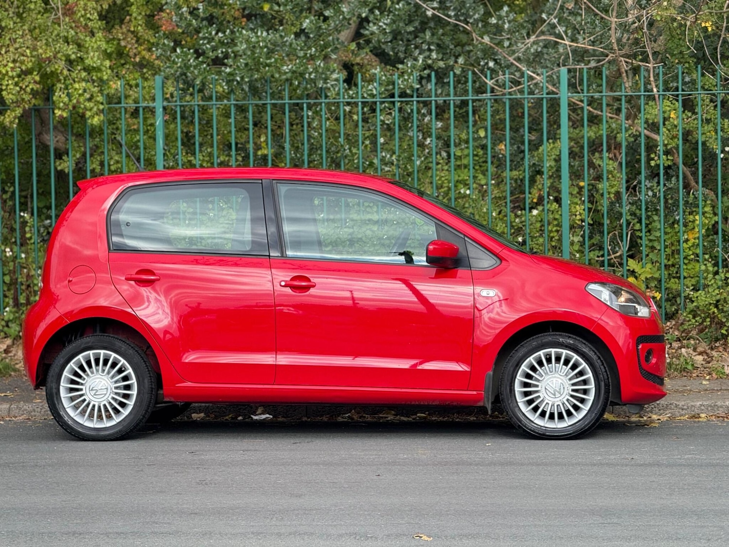 Used Volkswagen up! 2014 for sale - 76360686: Photo 13