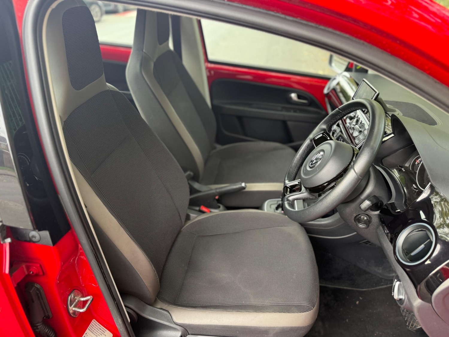 Used Volkswagen up! 2014 for sale - 76360686: Photo 20