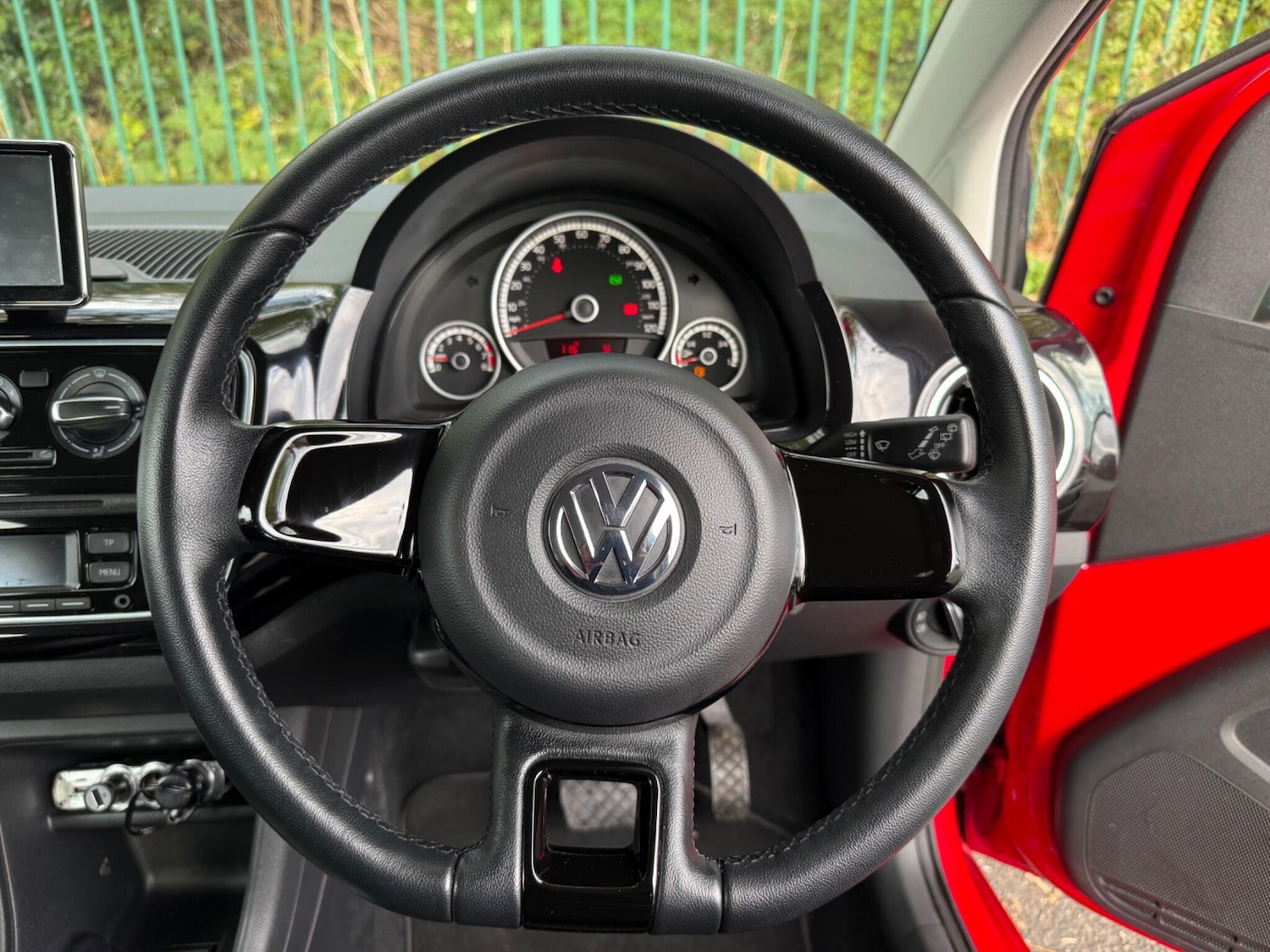 Used Volkswagen up! 2014 for sale - 76360686: Photo 30