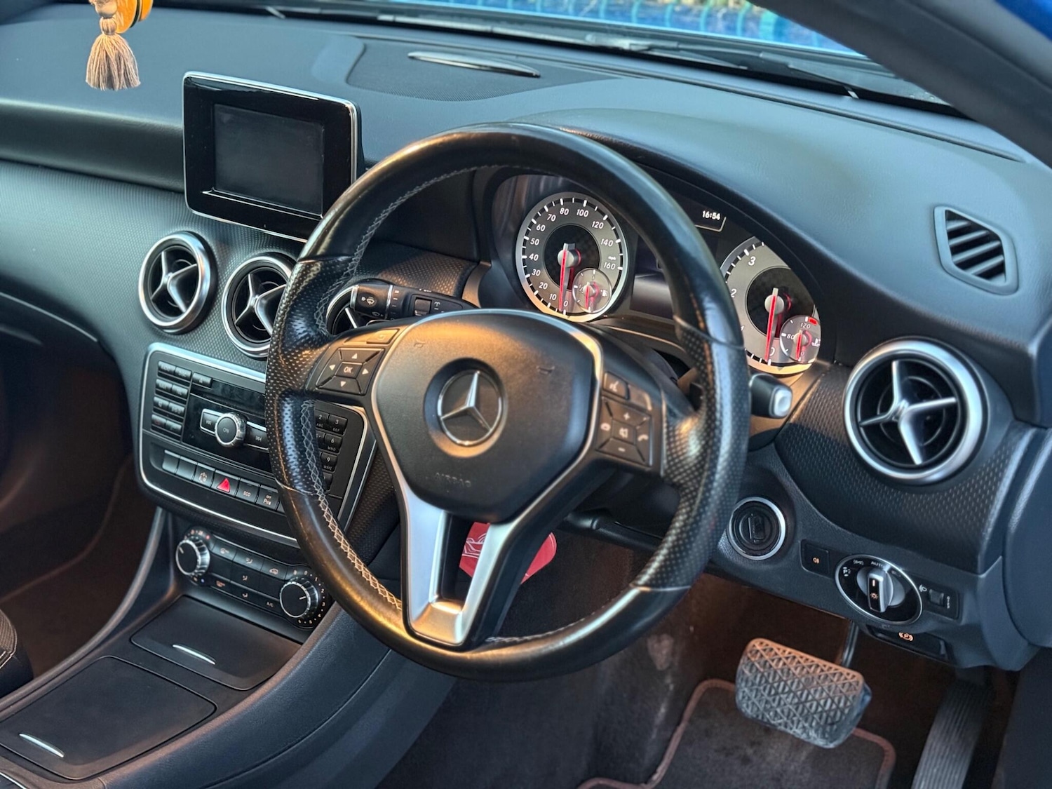 Used Mercedes-Benz A-Class 2015 for sale - 76839391: Photo 33