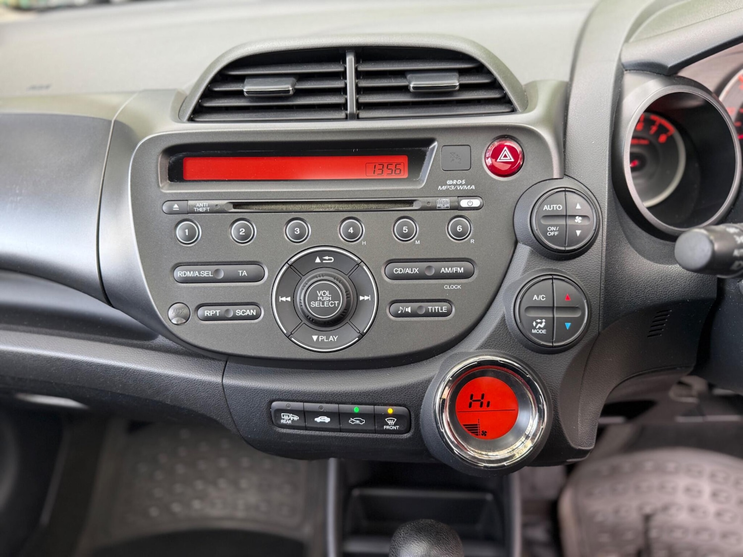 Used Honda Jazz 2013 for sale - 76441365: Photo 20