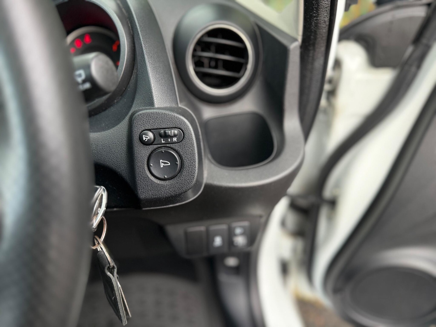 Used Honda Jazz 2013 for sale - 76441365: Photo 26