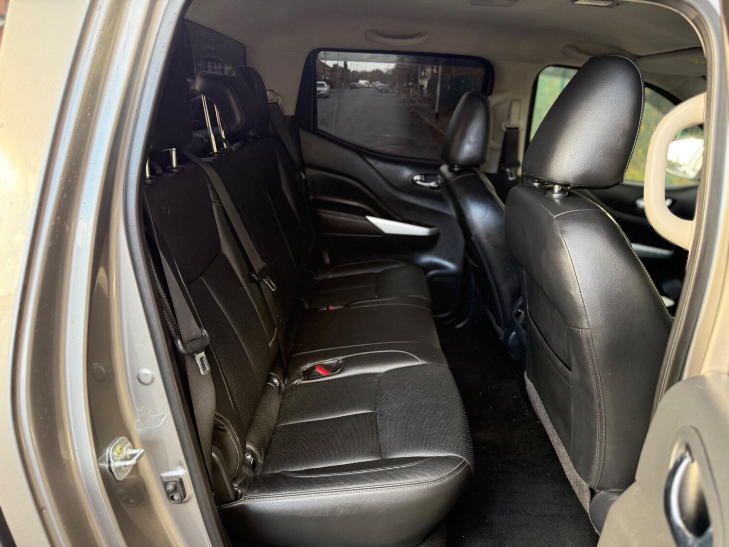 Used Nissan Navara 2017 for sale - 76572593: Photo 34