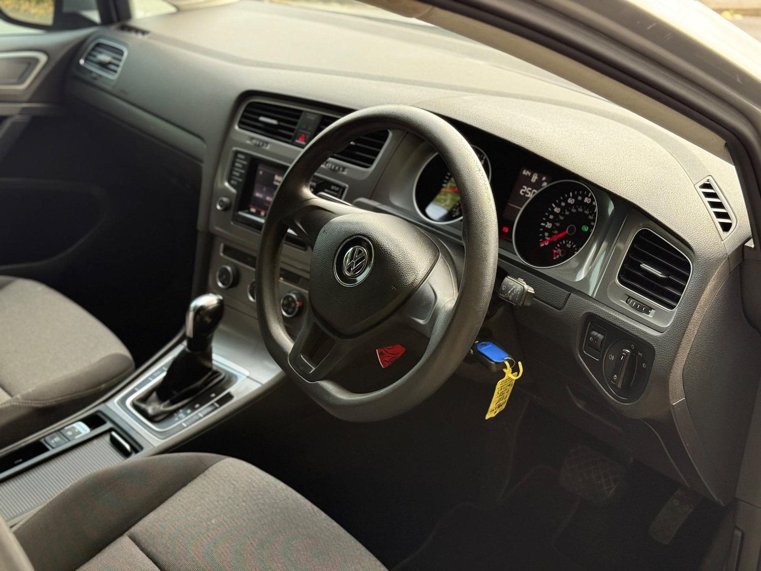 Used Volkswagen Golf 2014 for sale - 76537827: Photo 24