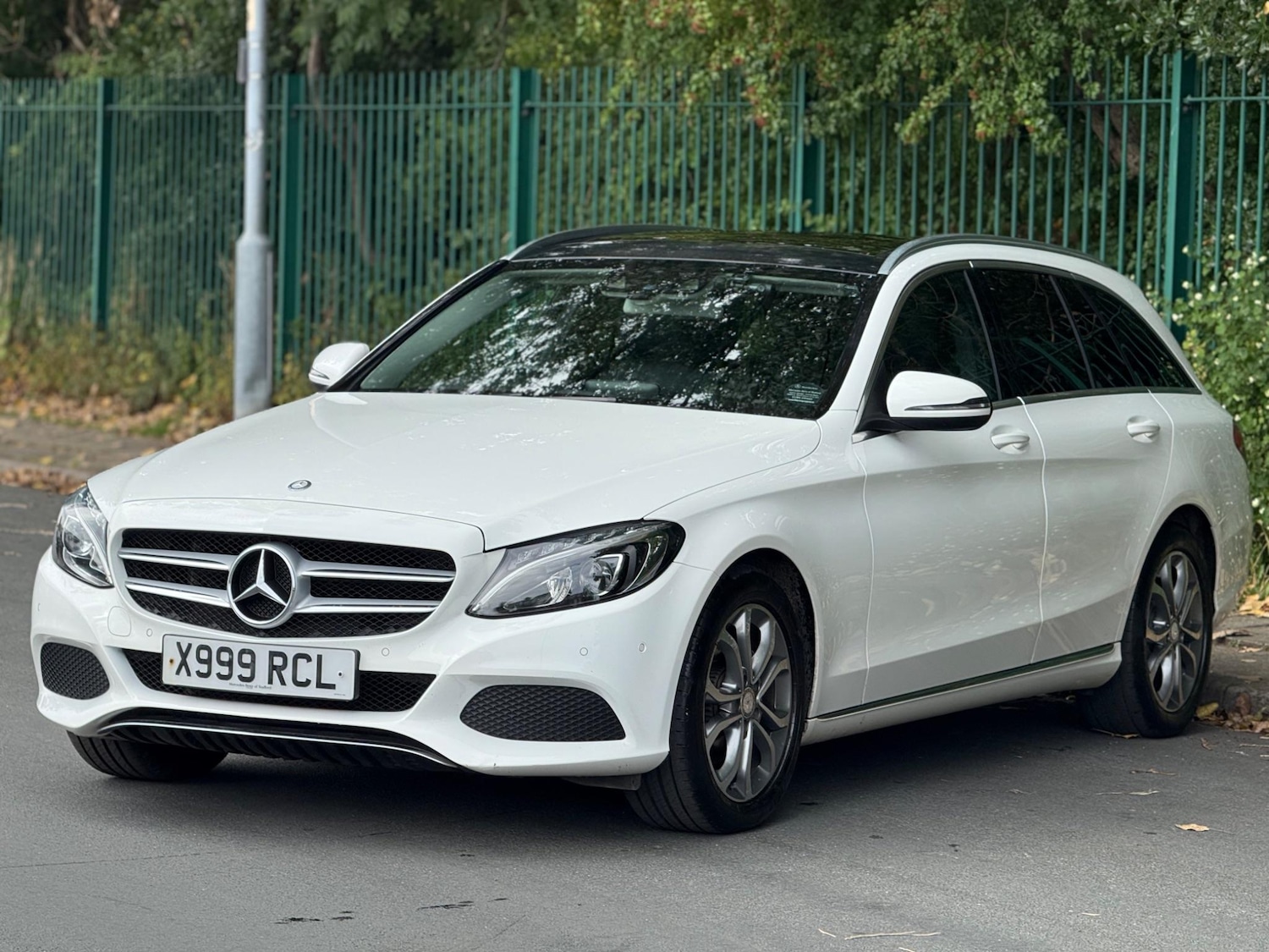 Used Mercedes-Benz C Class 2015 for sale - 76360231: Photo 3