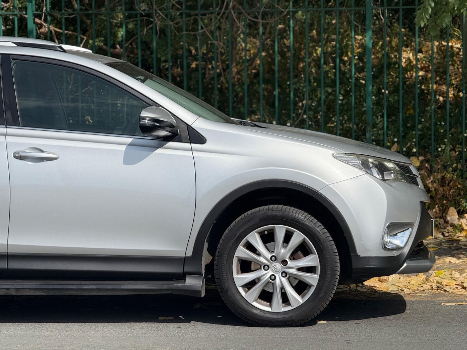 Used Toyota RAV4 2014 for sale - 76360024: Photo 2