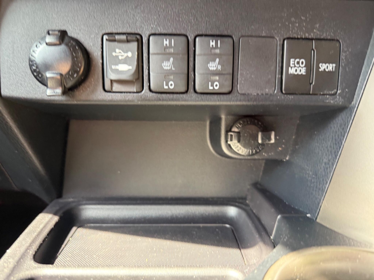 Used Toyota RAV4 2014 for sale - 76360024: Photo 30