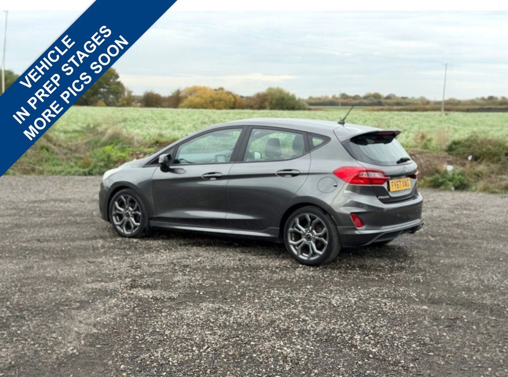 Used Ford Fiesta 2017 for sale - 76520559: Photo 2