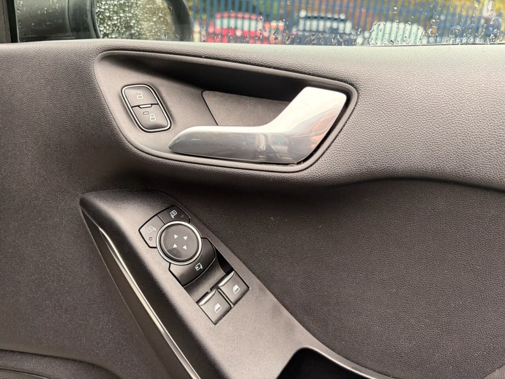 Used Ford Fiesta 2017 for sale - 76520559: Photo 32