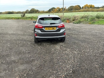 Used Ford Fiesta 2017 for sale - 76520559: Photo