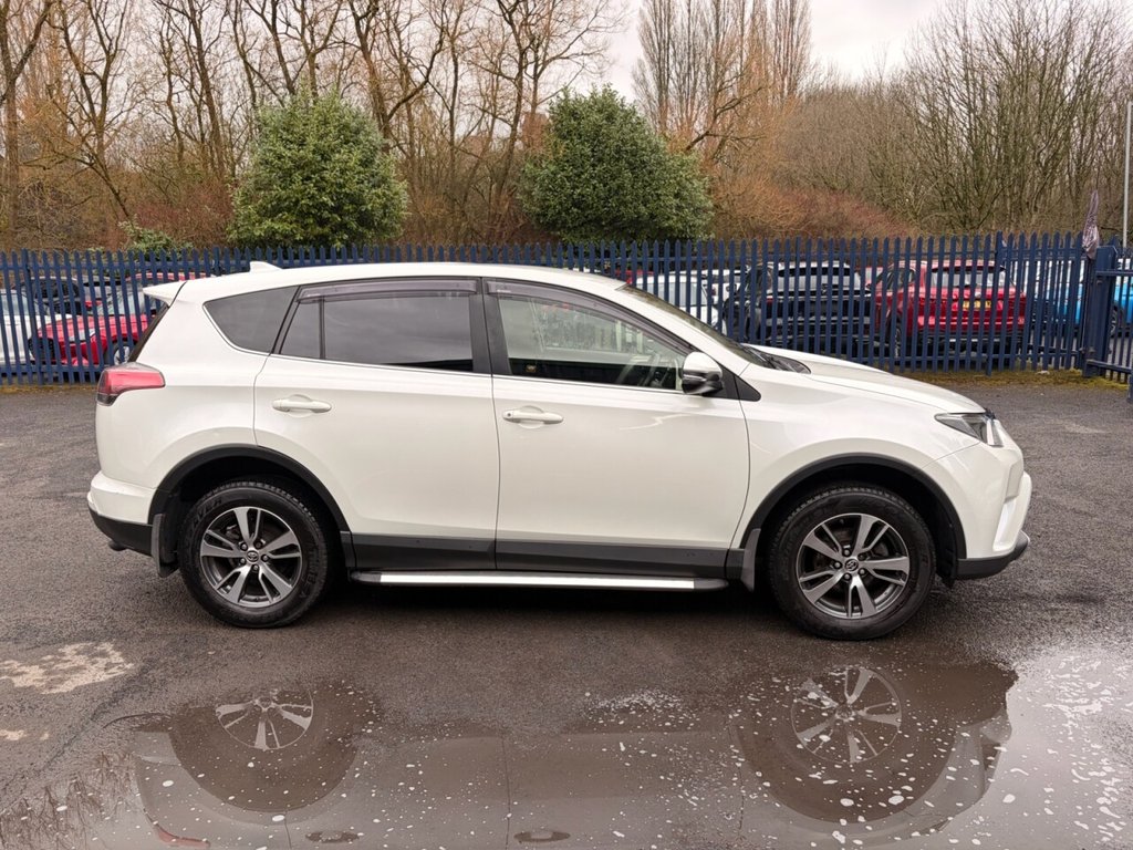 Used Toyota RAV4 2016 for sale - 77785920: Photo 9