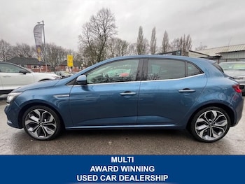 2017 (17) - 1.5 dCi Signature Nav Hatchback 5dr Diesel Manual Euro 6 (s/s) (110 ps)