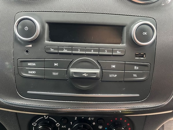 Used Dacia Sandero Stepway 2019 for sale - 76241135: Photo 37