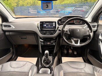 Used Peugeot 2008 2015 for sale - 78493490: Photo