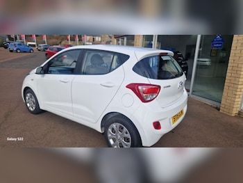 Used Hyundai i10 2015 for sale - 77614121: Photo