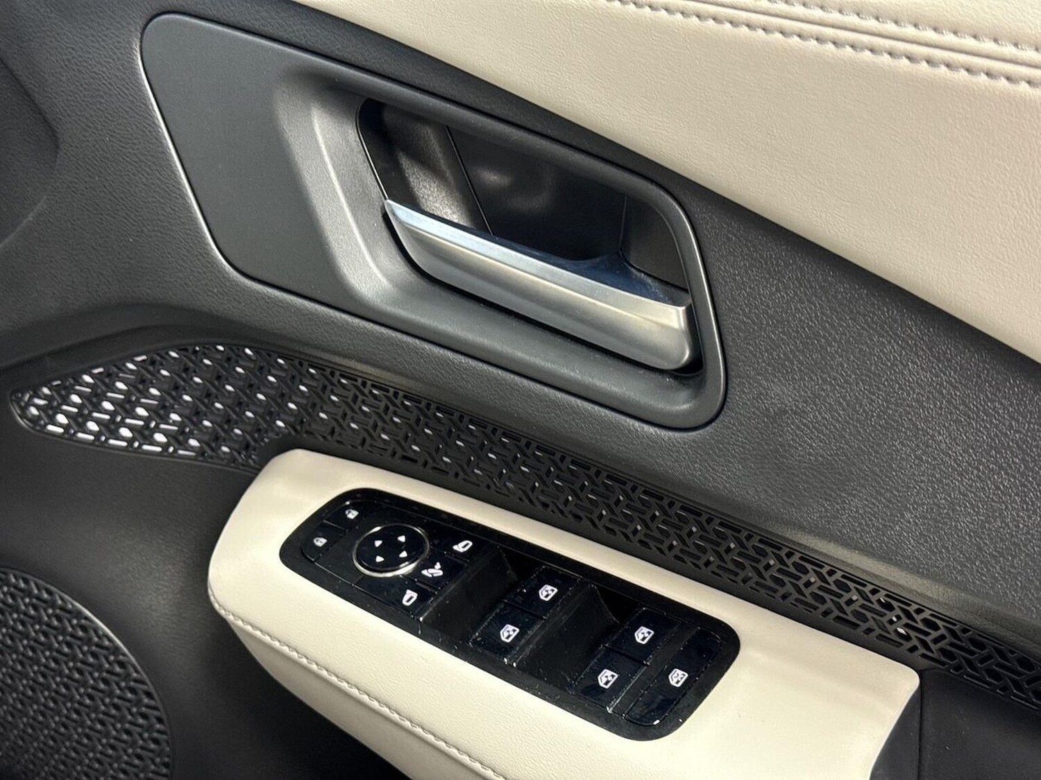 Used Nissan ARIYA 2024 for sale - 75484974: Photo 21