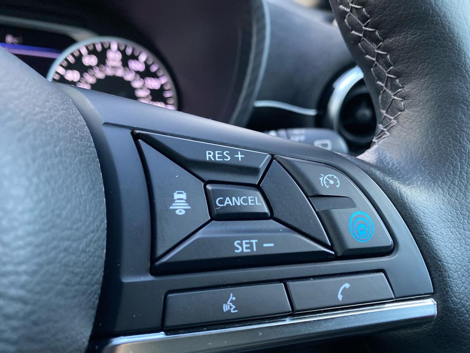 Used Nissan Juke 2023 for sale - 76725890: Photo 24