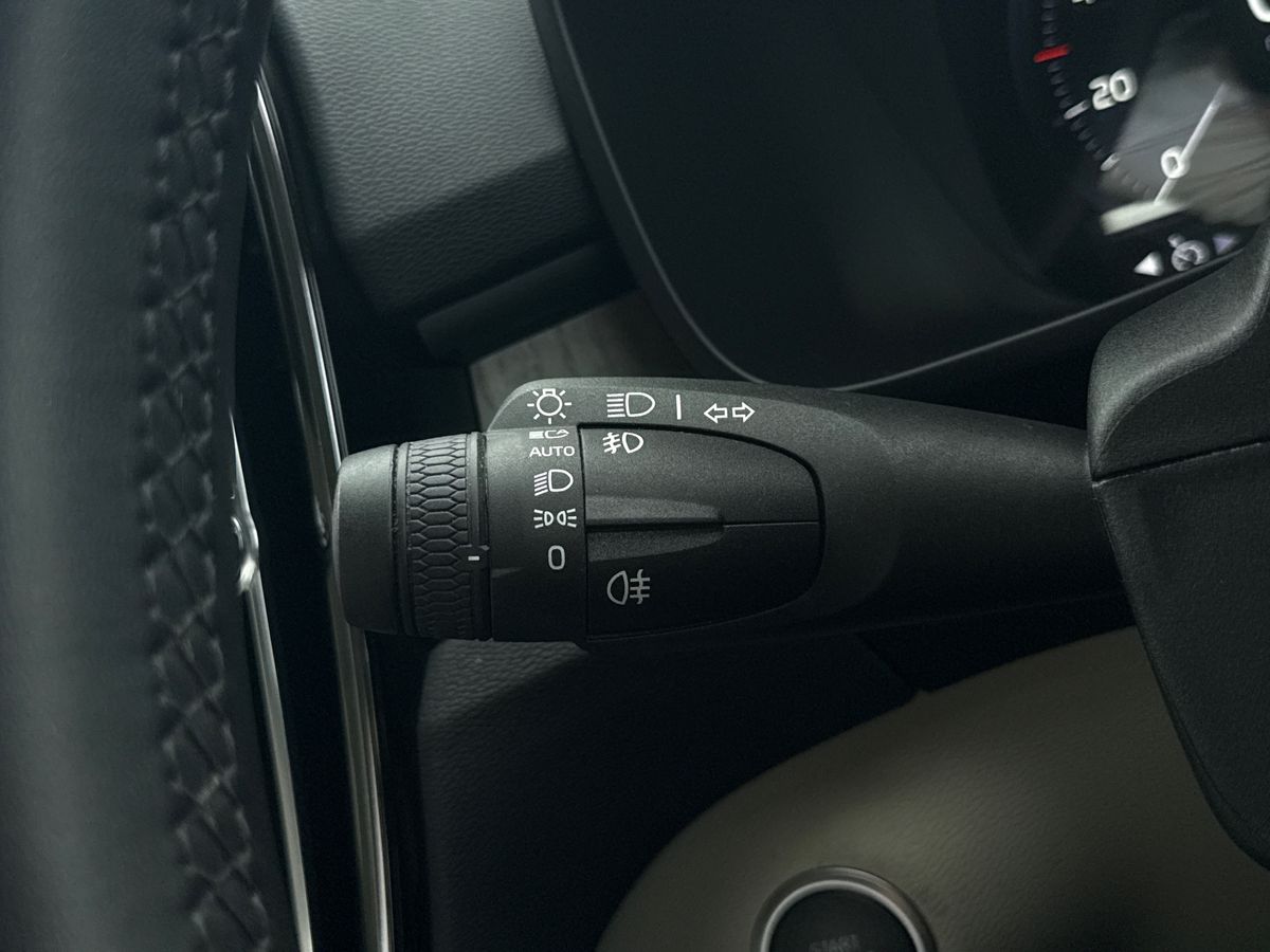 Used Volvo XC40 2022 for sale - 76669302: Photo 23