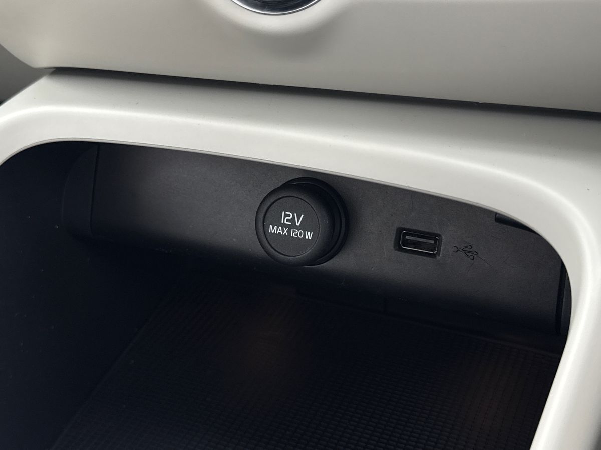 Used Volvo XC40 2022 for sale - 76669302: Photo 28