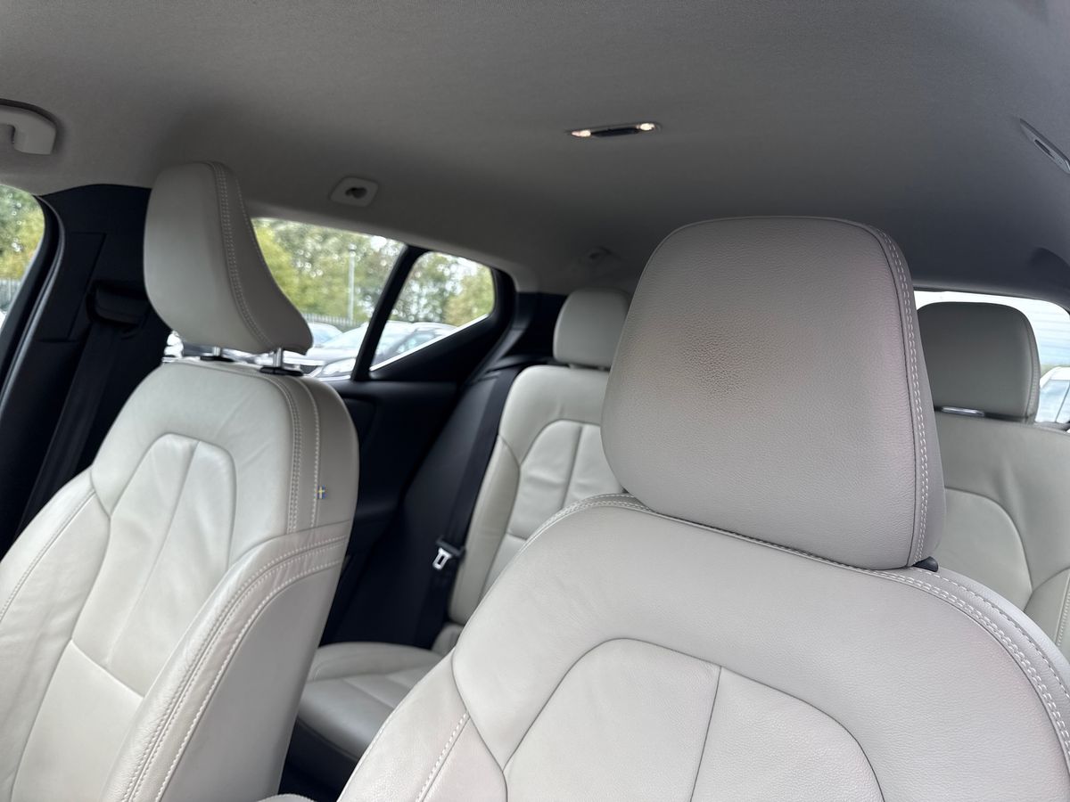 Used Volvo XC40 2022 for sale - 76669302: Photo 43