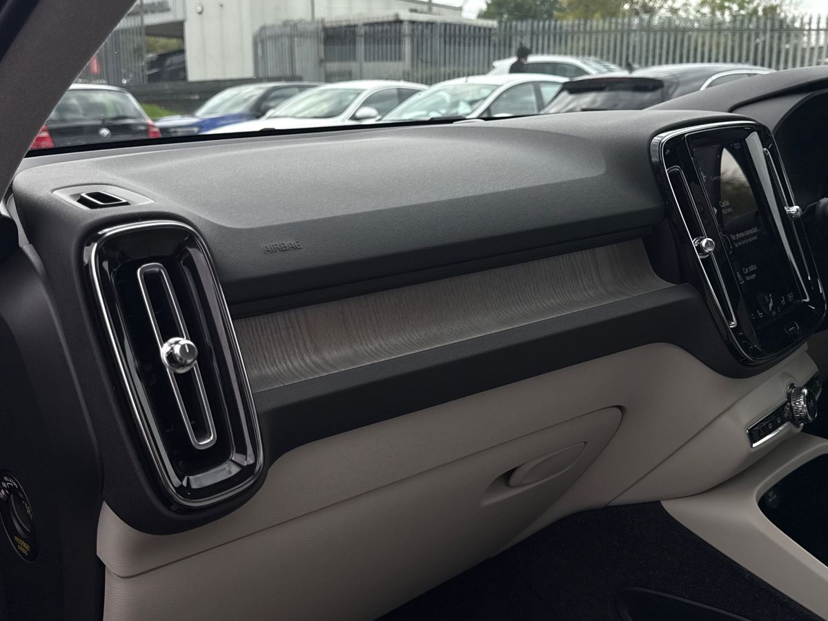 Used Volvo XC40 2022 for sale - 76669302: Photo 44