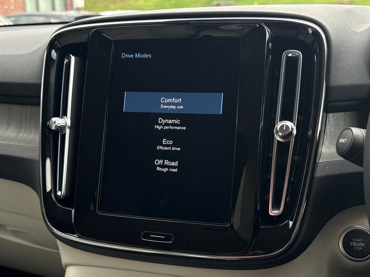 Used Volvo XC40 2022 for sale - 76669302: Photo 50