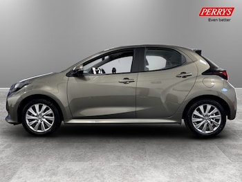 Used Toyota Yaris 2023 for sale - 78077427: Photo