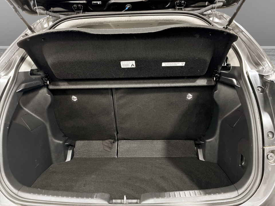 Used Mazda Mazda2 HYBRID 2023 for sale - 77813737: Photo 37