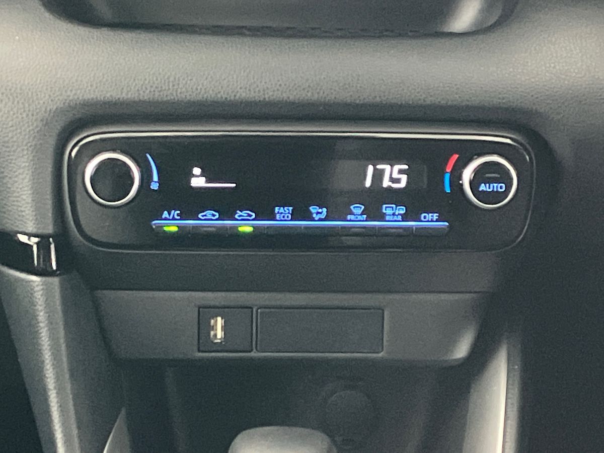 Used Mazda Mazda2 HYBRID 2023 for sale - 76351971: Photo 12