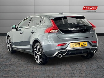 Used Volvo V40 2018 for sale - 77113753: Photo