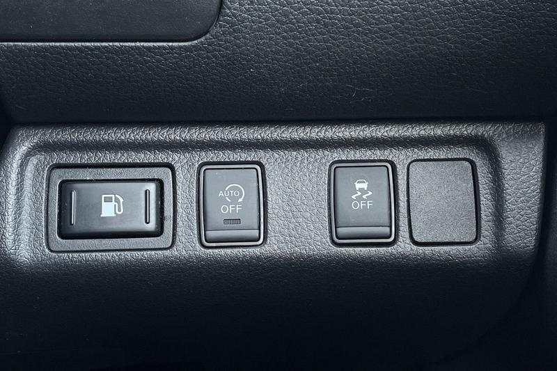 Used Nissan Navara 2020 for sale - 77729523: Photo 37